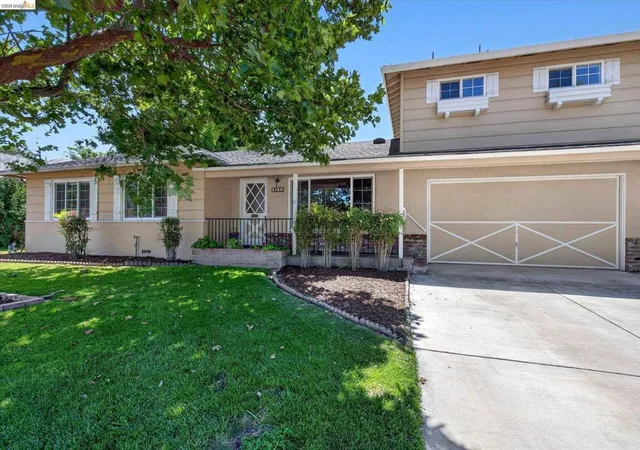 Photo 1 of Single family home for sale at 2148 Frederick St, Concord, CA 94520 | MLS# 41137484 | Listing updated on 2026-10-10