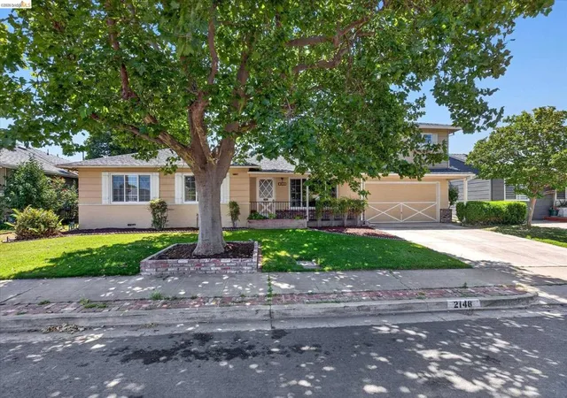 Photo 2 of Single family home for sale at 2148 Frederick St, Concord, CA 94520 | MLS# 41137484 | Listing updated on 2026-10-10