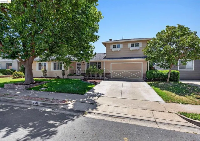 Photo 3 of Single family home for sale at 2148 Frederick St, Concord, CA 94520 | MLS# 41137484 | Listing updated on 2026-10-10