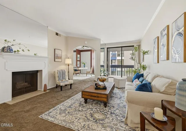 Listing Photo 4 - Condo for sale in building located at 350 Paseo De Playa, Ventura, CA 93001 - Unit #205