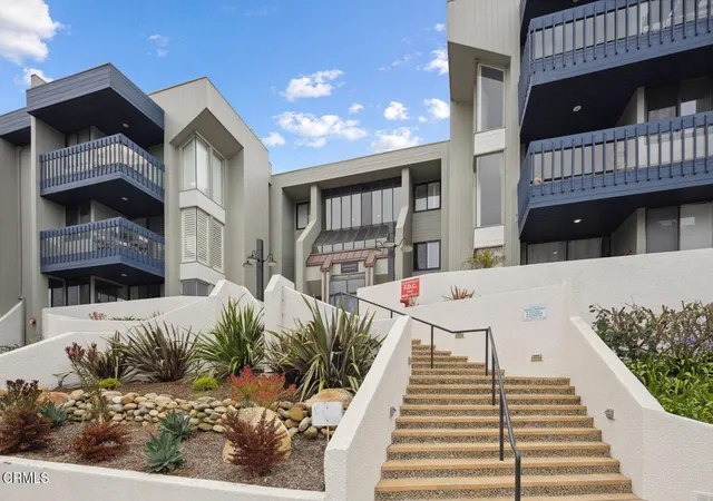 Listing Photo 5 - Condo for sale in building located at 350 Paseo De Playa, Ventura, CA 93001 - Unit #205