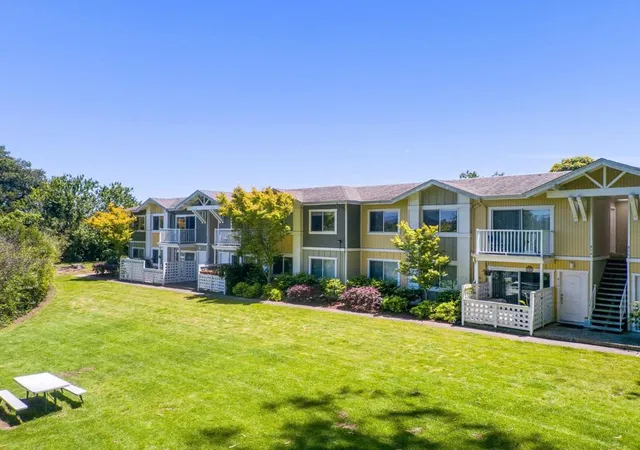 Listing Photo 5 - Condo for sale in building located at 755 14Th Ave, Santa Cruz, CA 95062 - Unit #814