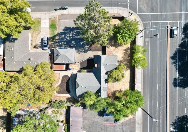 3rd image of 2905 Garfield Ave, Carmichael, CA 95608 | MLS# ML82050100