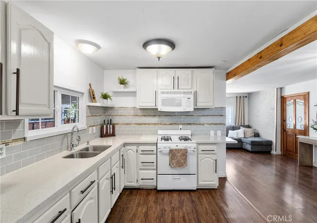 Photo 3 of Manufactured home for sale at 1258 W Rosamond #76, Rosamond, CA 93560 | MLS# SR26122945 | Listing updated on 2026-09-27