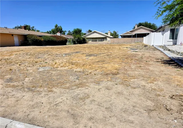 1st image of 13415 Sea Gull Dr, Victorville, CA 92395 | MLS# HD26123667