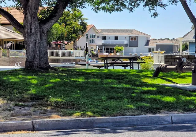 2nd image of 13415 Sea Gull Dr, Victorville, CA 92395 | MLS# HD26123667