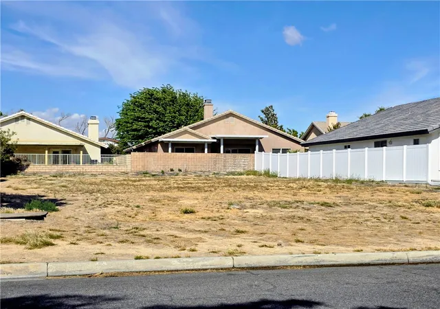 3rd image of 13415 Sea Gull Dr, Victorville, CA 92395 | MLS# HD26123667