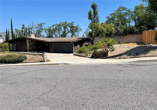 4th image of 22235 Parthenia St, Canoga Park, CA 91304 | MLS# SR26123649