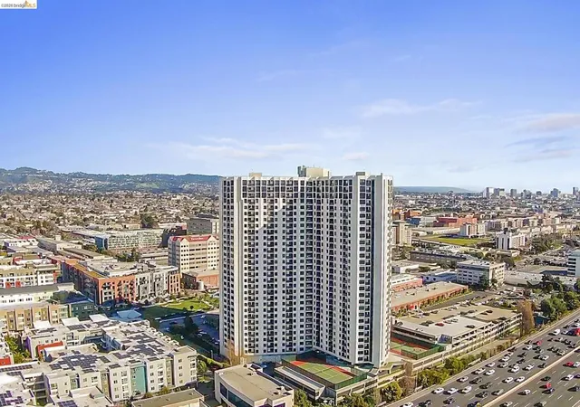 2nd image of 6363 Christie Ave, Emeryville, CA 94608