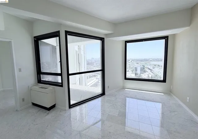 5th image of 6363 Christie Ave #1501, Emeryville, CA 94608 | MLS# 41137497