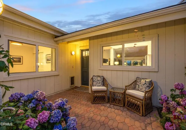Photo 3 of Single family home for sale at 4621 Falkirk Bay, Oxnard, CA 93035 | MLS# V1-36855 | Listing updated on 2026-10-01