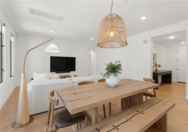 Listing Photo 4 - Condo for sale in building located at 5625 Crescent Park W, Los Angeles, CA 90094 - Unit #207