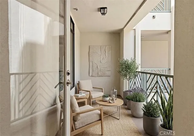 Listing Photo 5 - Condo for sale in building located at 5625 Crescent Park W, Los Angeles, CA 90094 - Unit #207