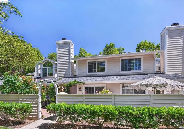 Homes for sale in Pleasanton, CA | 7483 Stonedale Dr, Pleasanton, CA 94588 | MLS# 41137511