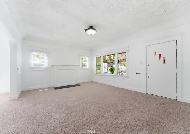 Photo 4 of Sale Pending at 3454 W 76th Street, Los Angeles, CA 90043 | MLS# OC26111829 | Listing updated on 2026-07-13