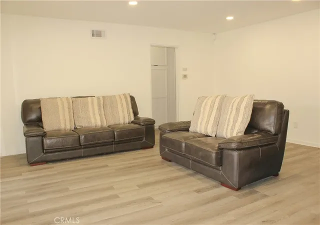 4th image of 20124 Citronia, Chatsworth, CA 91311 | MLS# SR26117674