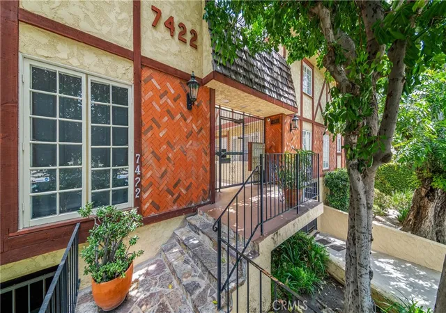 Homes for sale in Van Nuys, CA | 7422 Hazeltine, Van Nuys, CA 91405 | MLS# SR26122749