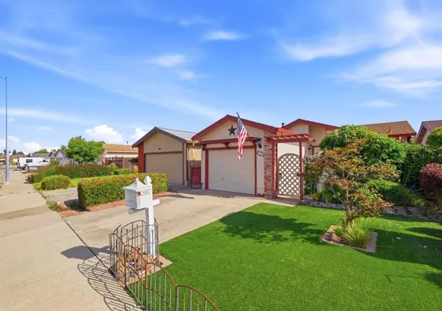 1st image of 478 Vivienne Dr, Watsonville, CA 95076 | MLS# ML82050015