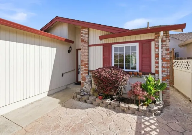 4th image of 478 Vivienne Dr, Watsonville, CA 95076 | MLS# ML82050015