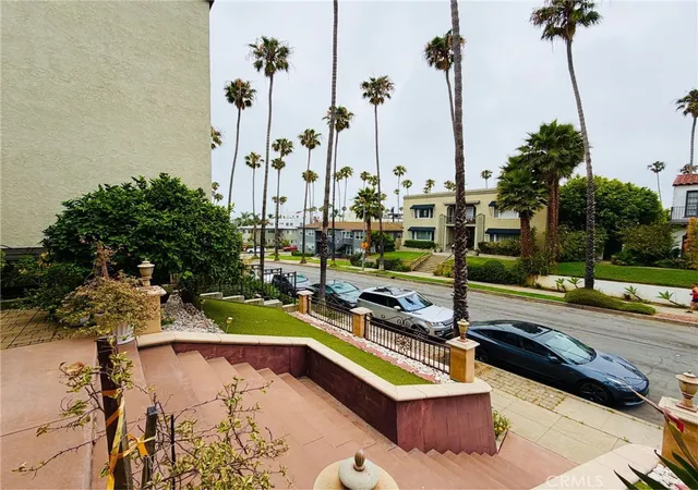 4th image of 116 Termino, Long Beach, CA 90803 | MLS# OC26123728