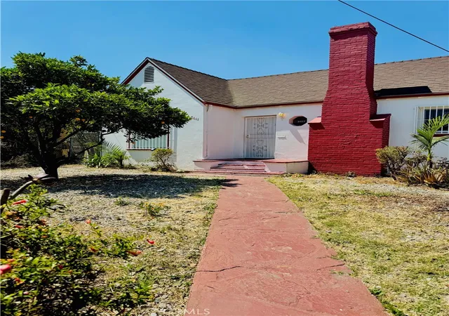 Photo 3 of Sale Pending at 2611 Lombardy, Los Angeles, CA 90032 | MLS# PW26122564 | Listing updated on 2026-10-05