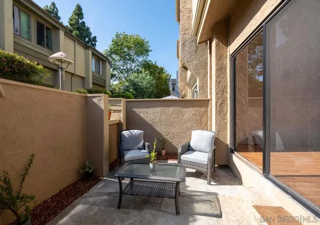 4th image of 3286 Caminito Eastbluff #114, La Jolla, CA 92037 | MLS# 260013771SD