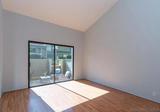 5th image of 3286 Caminito Eastbluff #114, La Jolla, CA 92037 | MLS# 260013771SD