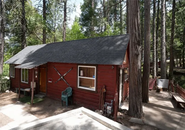 Photo 1 of Single family home for sale at 25020 Moon Dr, Crestline, CA 92325 | MLS# CV26123849 | Listing updated on 2026-09-03