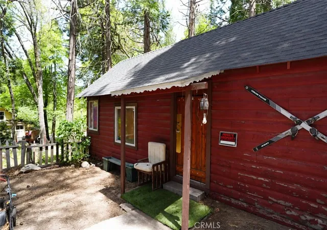 Photo 2 of Single family home for sale at 25020 Moon Dr, Crestline, CA 92325 | MLS# CV26123849 | Listing updated on 2026-09-03