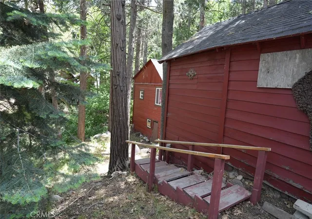 Photo 3 of Single family home for sale at 25020 Moon Dr, Crestline, CA 92325 | MLS# CV26123849 | Listing updated on 2026-09-03