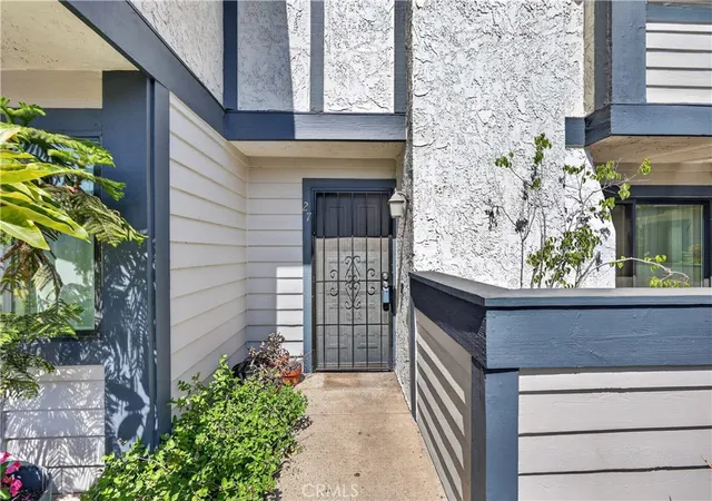 Photo 3 of Townhouse for sale at 19231 Sherman #27, Reseda, CA 91335 | MLS# RS26123874 | Listing updated on 2026-08-04