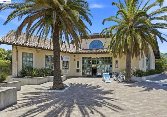 2nd image of 438 Leland Ave, San Francisco, CA 94134 | MLS# 41137531