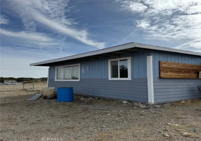 3rd image of 30554 234Th St E, Llano, CA 93544 | MLS# PW26123887