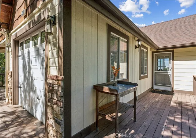 Photo 4 of Single family home for sale at 1232 Aleutian Dr, Lake Arrowhead, CA 92352 | MLS# IG26121011 | Listing updated on 2026-09-30