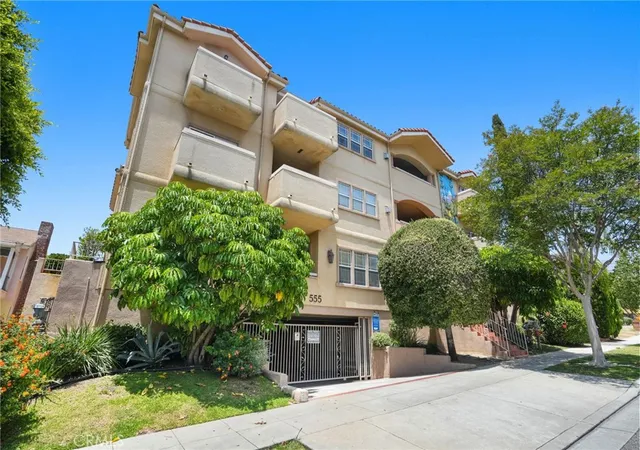 2nd image of 555 E Santa Anita #301, Burbank, CA 91501 | MLS# SR26123960