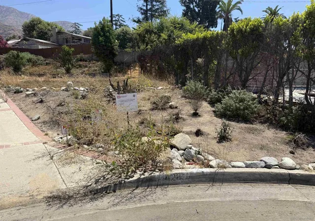 Photo 2 of Sale Pending at 428 Parkman, Altadena, CA 91001 | MLS# 260013783SD | Listing updated on 2026-09-03