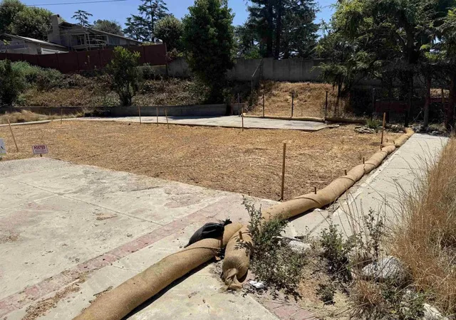 Photo 3 of Sale Pending at 428 Parkman, Altadena, CA 91001 | MLS# 260013783SD | Listing updated on 2026-09-03