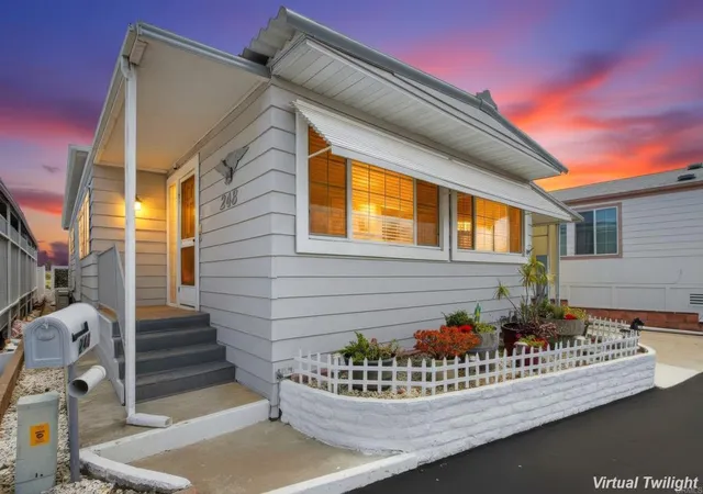 Homes for sale in Oceanside, CA | 248 Starling Ln, Oceanside, CA 92057 | MLS# NDP2605491