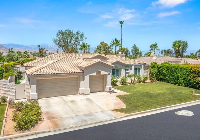 Photo 3 of Single family home for sale at 44163 Yucca Dr, Indian Wells, CA 92210 | MLS# 219148903DA | Listing updated on 2026-10-05