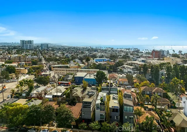 52nd image of 304 Grand Blvd, Venice, CA 90291 | MLS# OC26124040