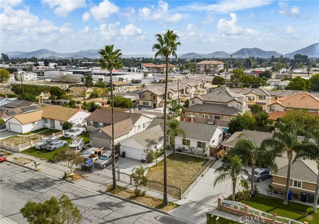 Photo 4 of Sale Pending at 16591 Barbee St, Fontana, CA 92336 | MLS# SR26119675 | Listing updated on 2026-09-12