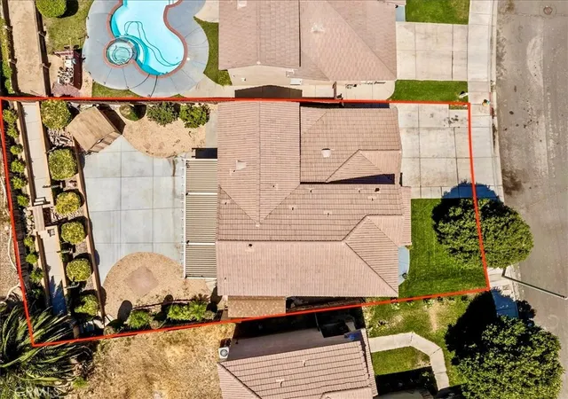 4th image of 14267 Grayfox Ln, Victorville, CA 92394 | MLS# CV26112335