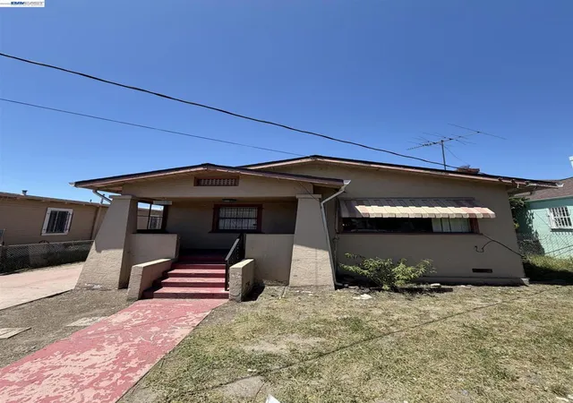 2nd image of 1363 61st Ave, Oakland, CA 94621 | MLS# 41137546