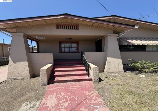 3rd image of 1363 61St Ave, Oakland, CA 94621 | MLS# 41137546