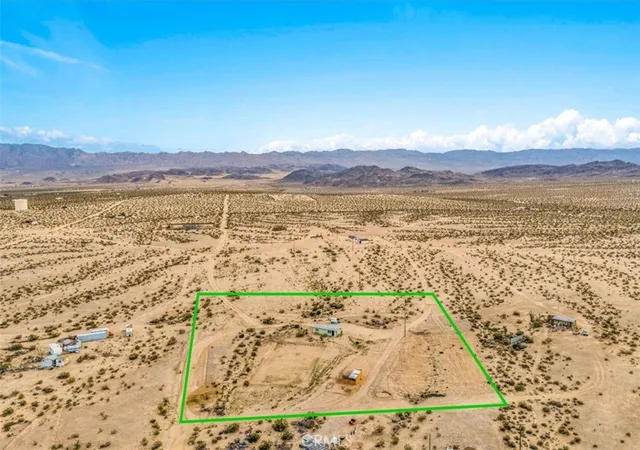 Homes for sale in 29 Palms, CA | 67550 Del Oro Rd, 29 Palms, CA 92277 | MLS# JT26124175