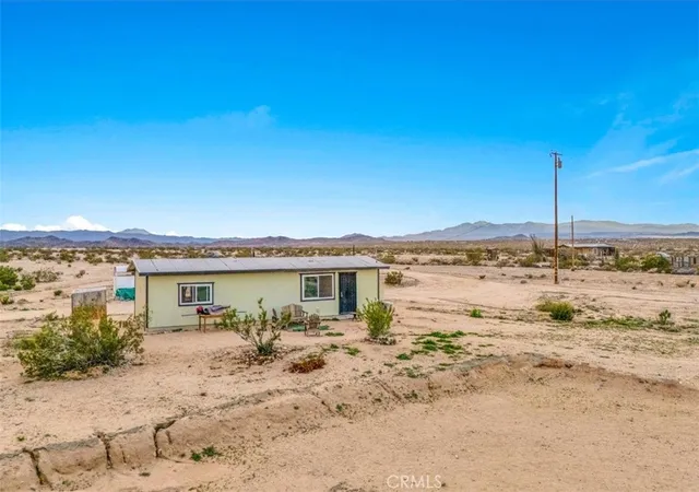 3rd image of 67550 Del Oro Rd, Twentynine Palms, CA 92277 | MLS# JT26124175