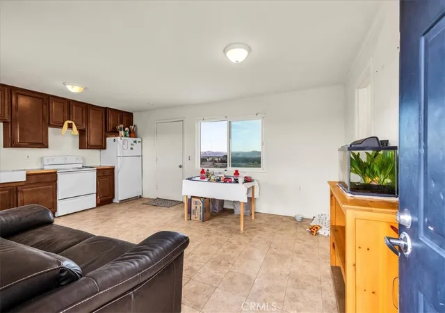 4th image of 67550 Del Oro Rd, Twentynine Palms, CA 92277 | MLS# JT26124175