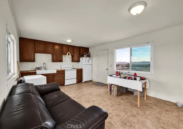 5th image of 67550 Del Oro Rd, Twentynine Palms, CA 92277 | MLS# JT26124175
