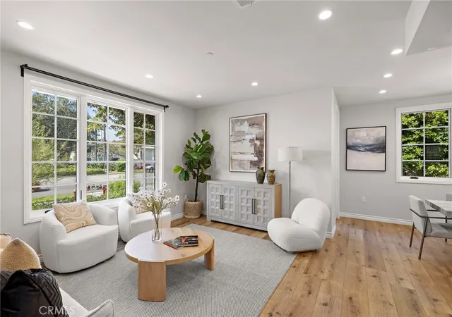 Listing Photo 5 - Condo for sale in building located at 1976 Huntington Dr, South Pasadena, CA 91030
