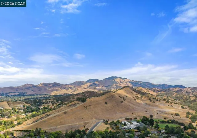 11th image of 457 Summit Rd, Walnut Creek, CA 94598 | MLS# 41137554
